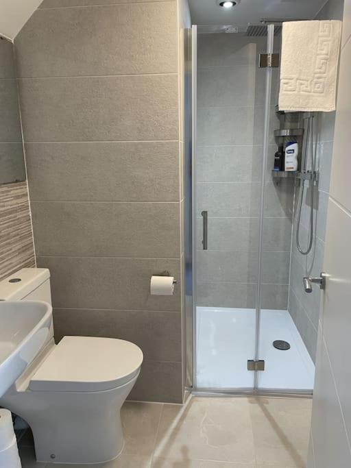Paradigm House, Modern 2-Bedroom Duplex Apartment 2, Free Parking, Oxford Exterior photo
