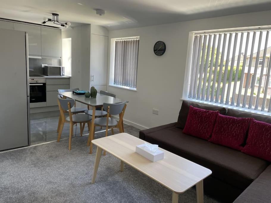 Paradigm House, Modern 2-Bedroom Duplex Apartment 2, Free Parking, Oxford Exterior photo